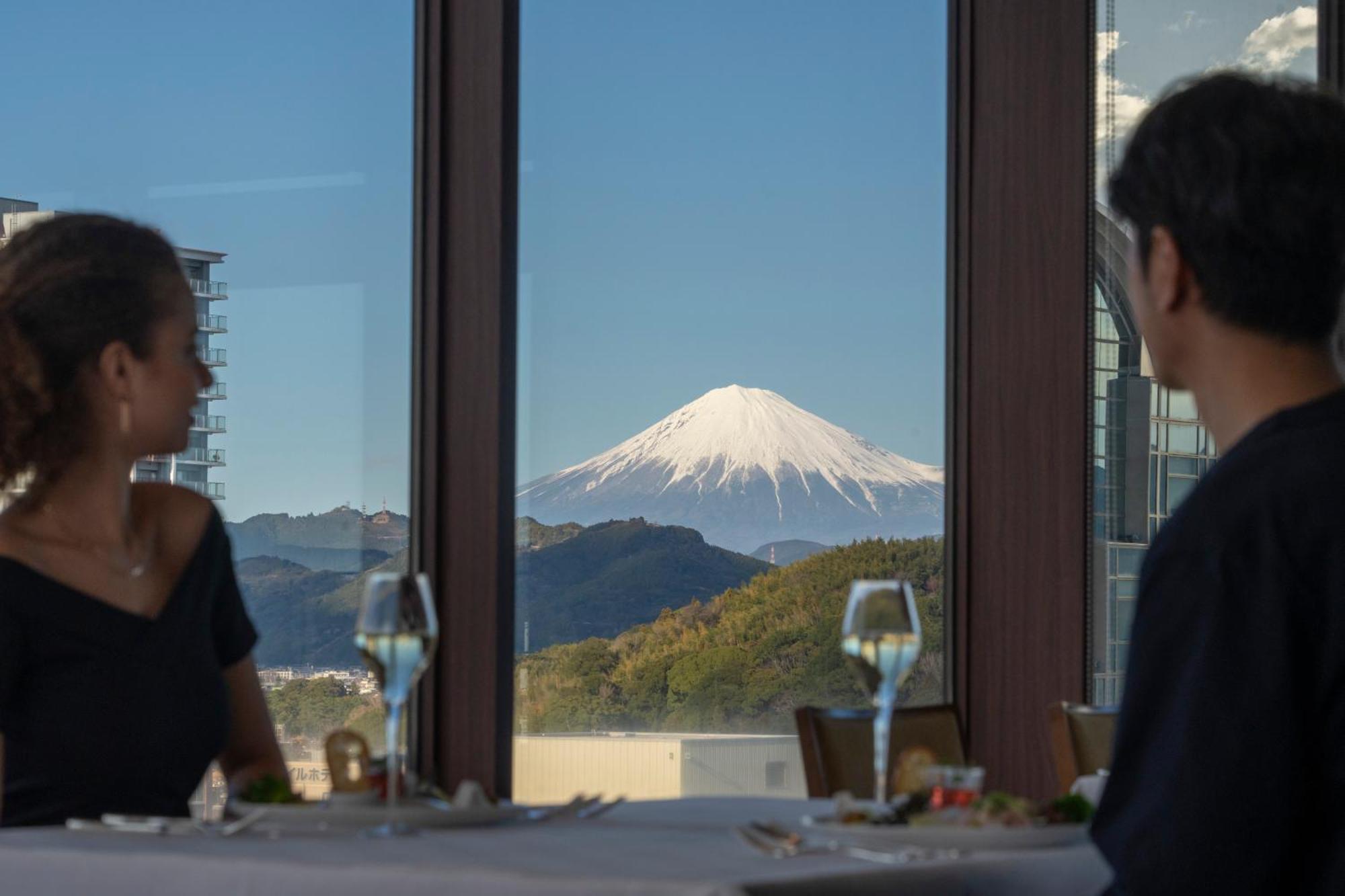 Hotel Associa Shizuoka Buitenkant foto Mount Fuji from the hotel