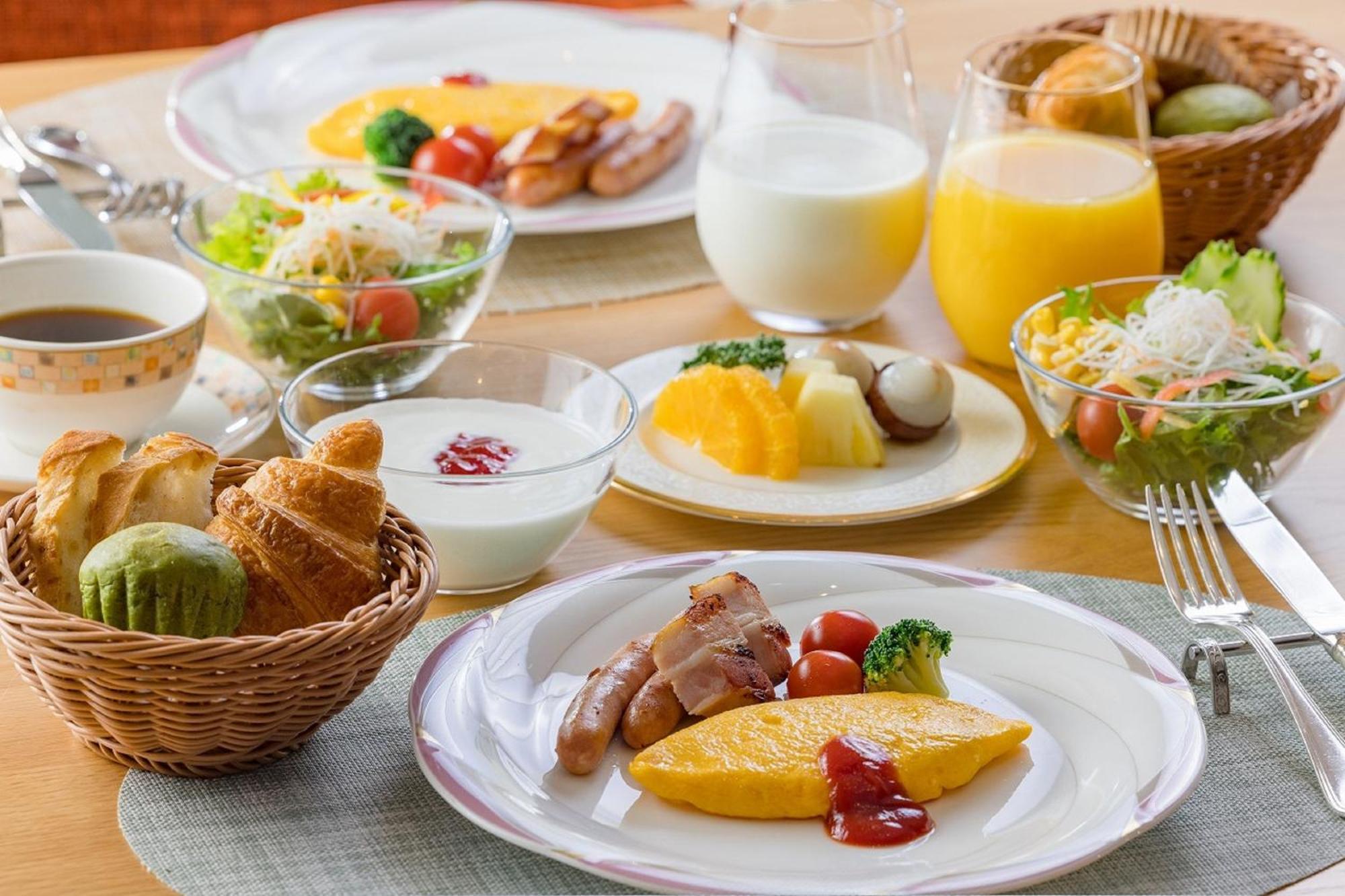 Hotel Associa Shizuoka Buitenkant foto A German breakfast