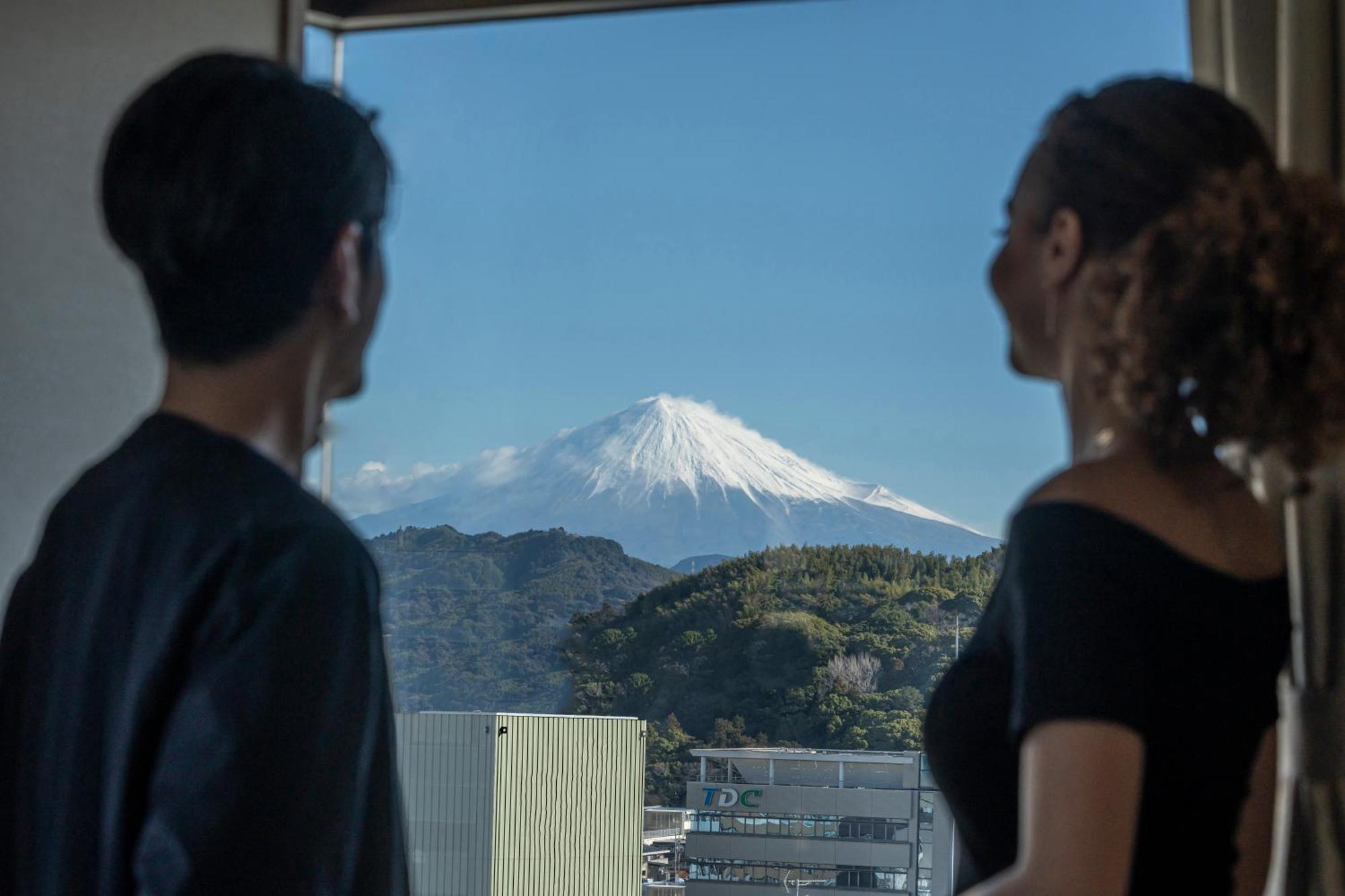 Hotel Associa Shizuoka Buitenkant foto View of Mount Fuji from the hotel